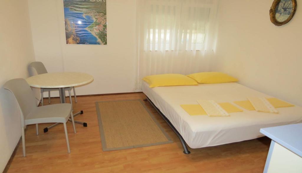 Apartments Corluka Baška Voda المظهر الخارجي الصورة